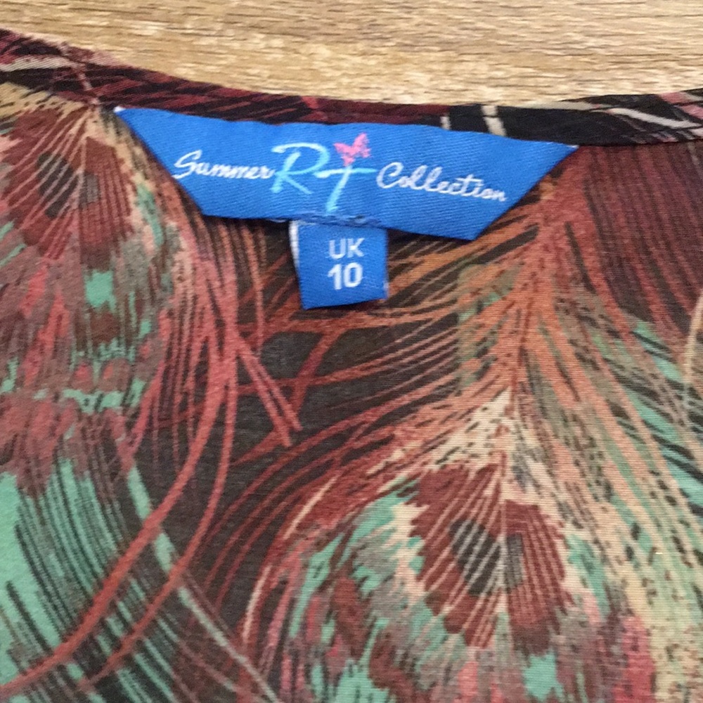 Feather print lightweight shrug Women’s size 6 - Picture 2 of 3